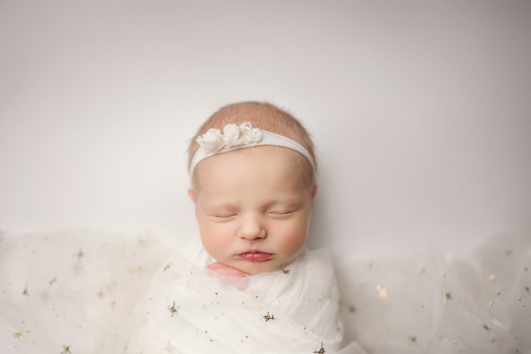 newborn baby girl photoshoot ideas