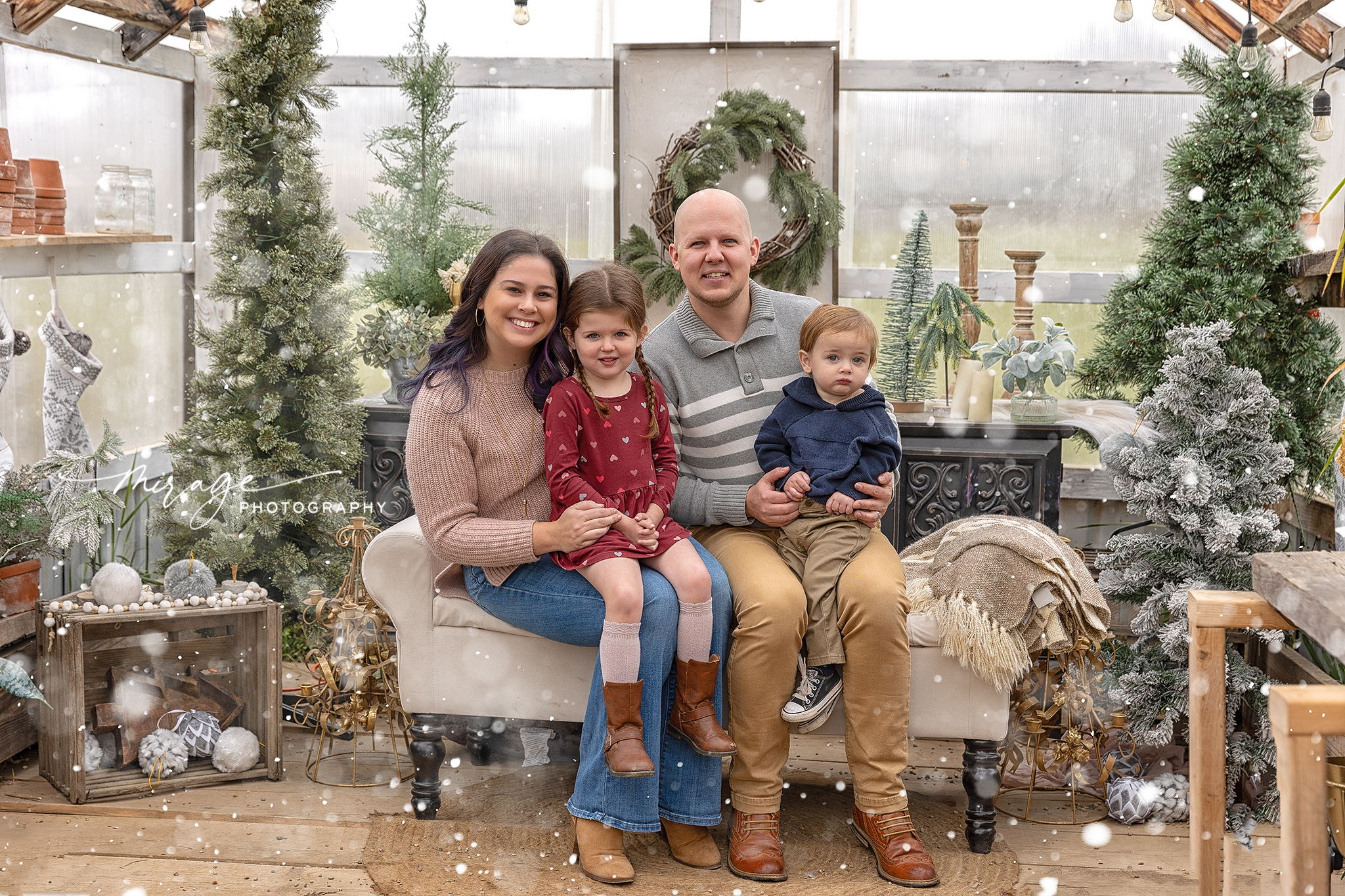 Classic holiday mini session with smiling kids in festive outfits