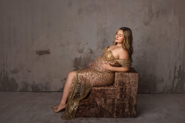 maternity photoshoot in brighton, mi